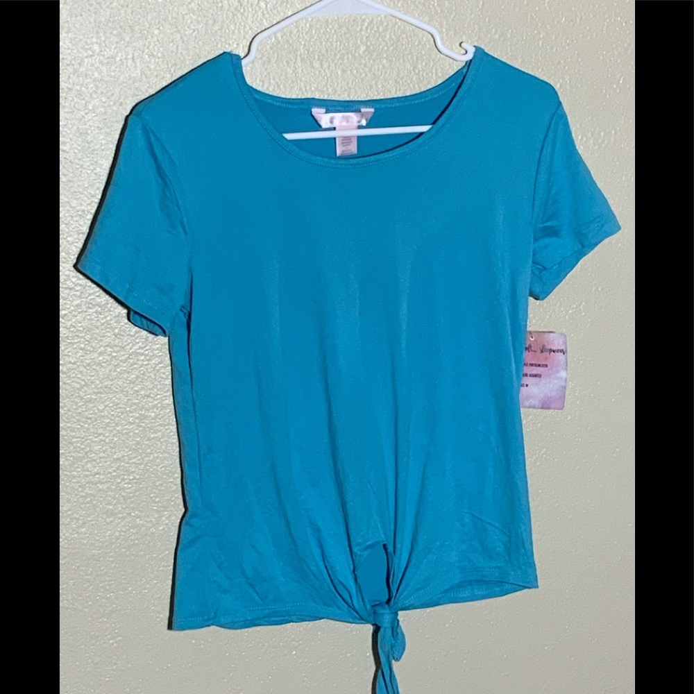 NWT- TShirt.      .235